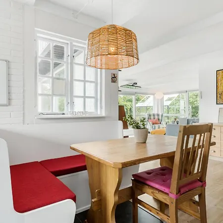 3 Bedroom Beautiful In Ferienhaus Ølsted